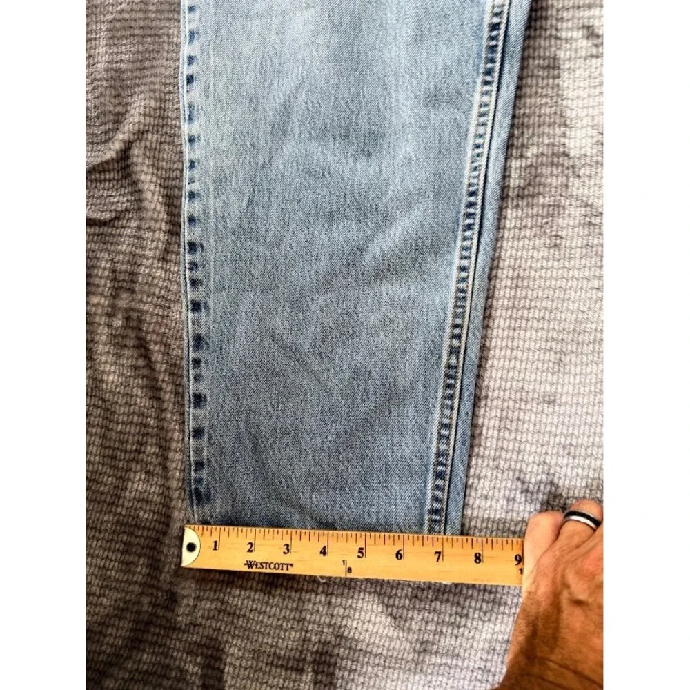 Vintage Levis 560 Loose Fit Tapered Leg Jeans Light Wash Denim USA Made 34x31